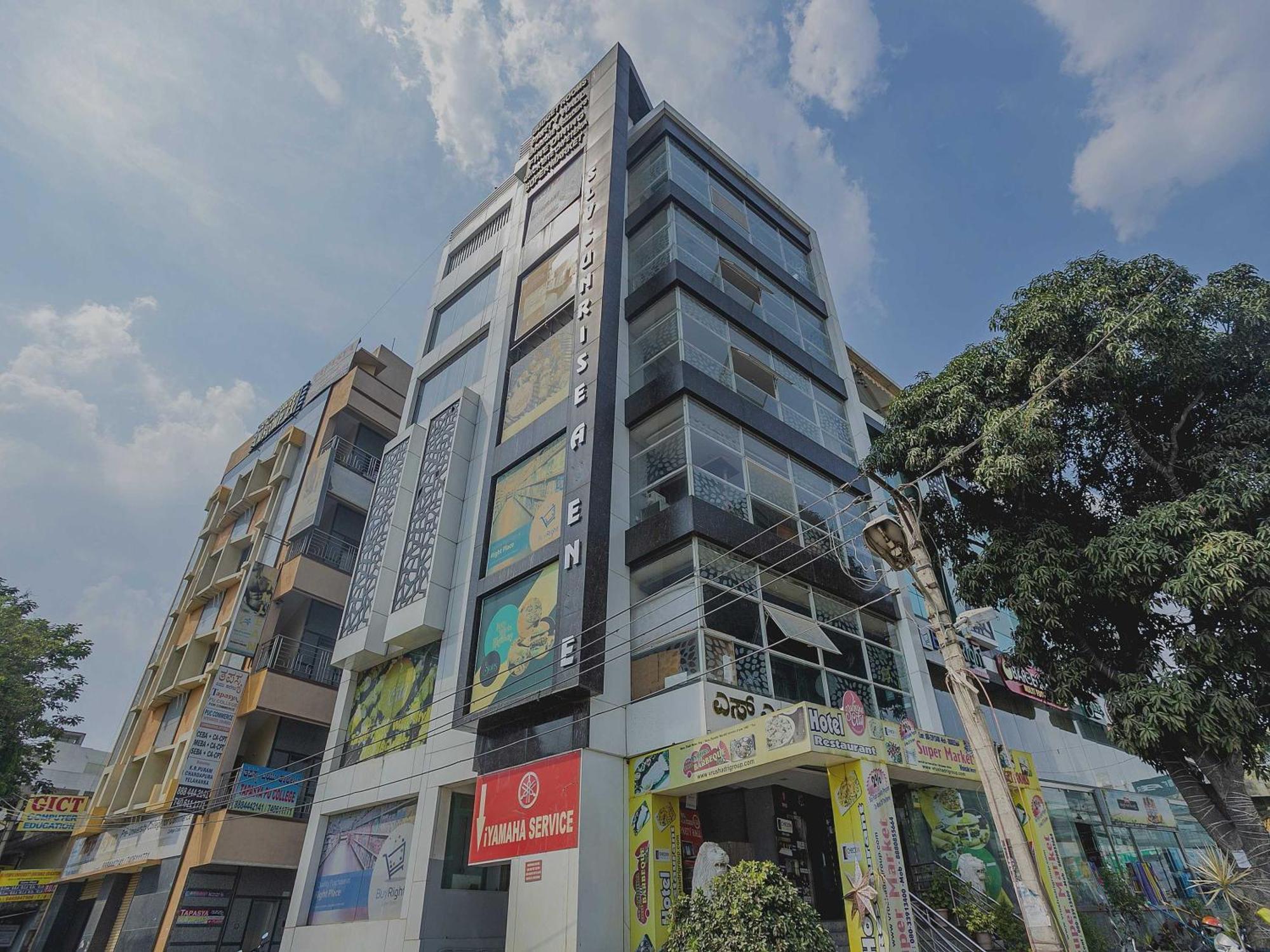 Super Collection O Indian Suites Near Sitara Restaurant Bangalore Buitenkant foto