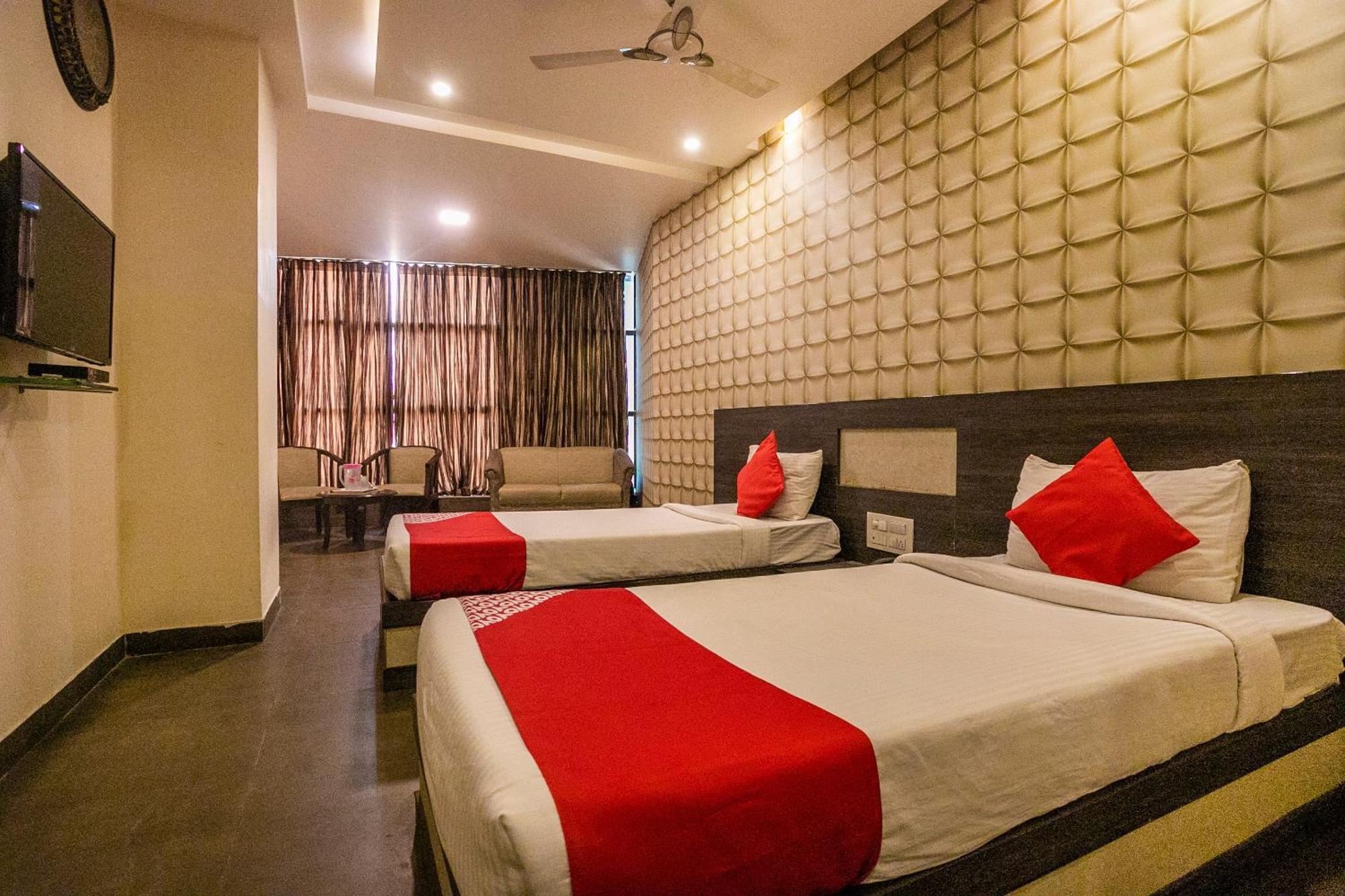 Super Collection O Indian Suites Near Sitara Restaurant Bangalore Buitenkant foto
